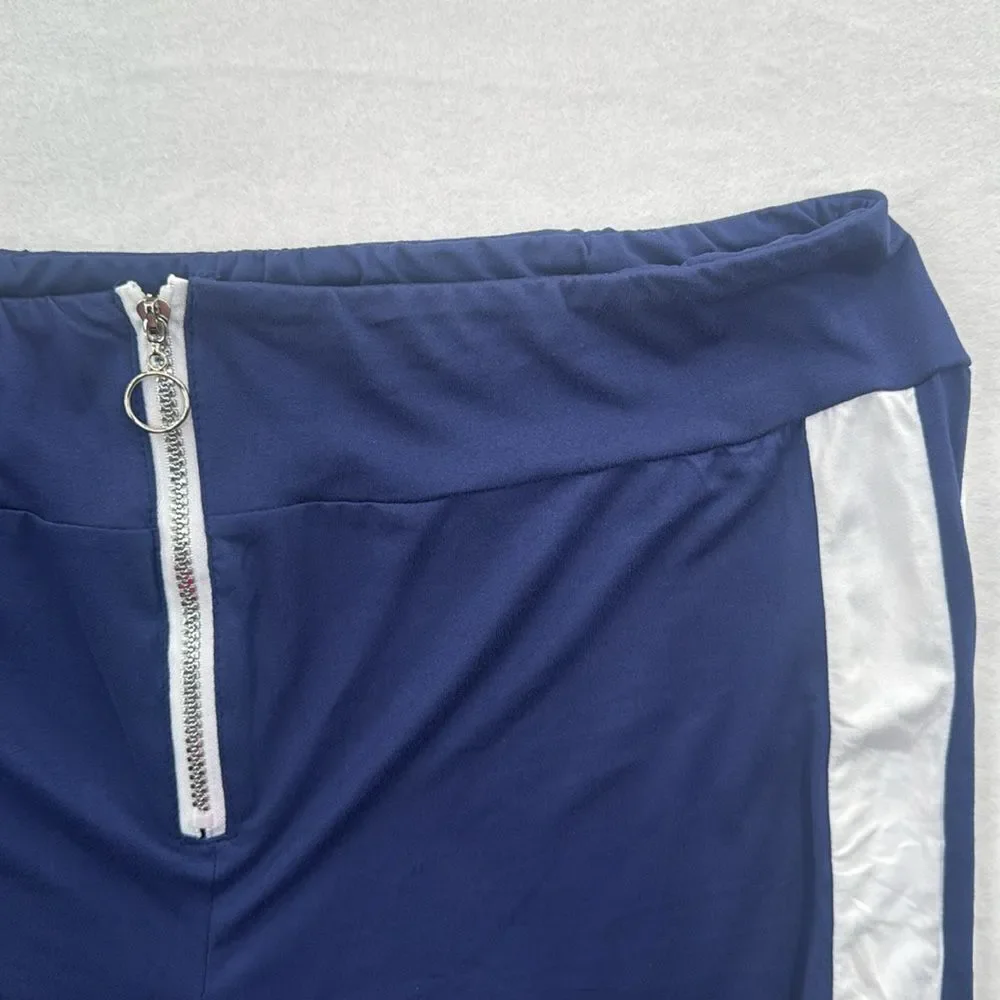 3For$20 Rogue Collection 2Pc Short Set Zipper Front Red and Blue  Size 4X